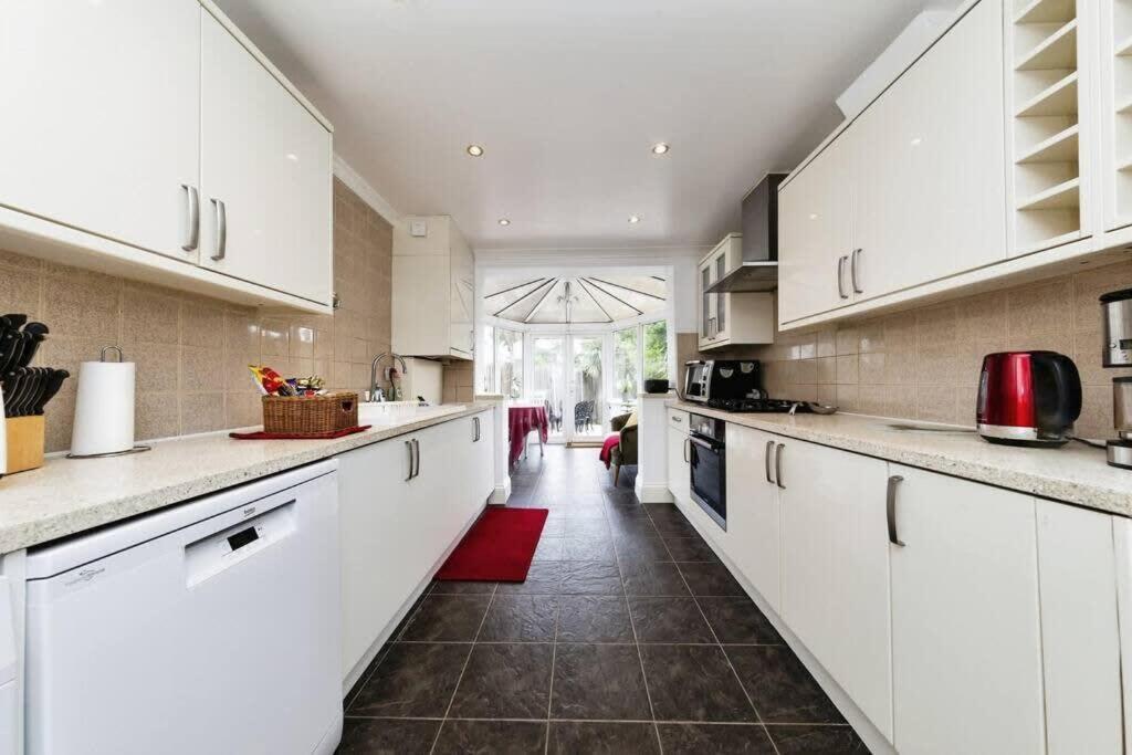 Your Chic 3Br Home Comfort And Style In London Exterior foto