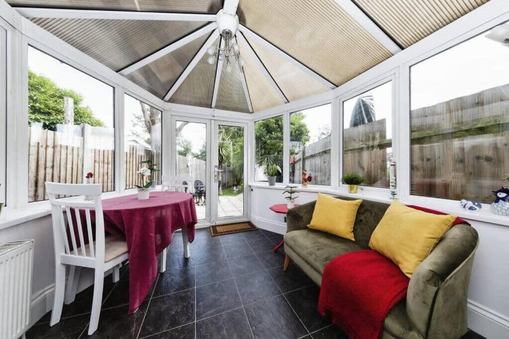 Your Chic 3Br Home Comfort And Style In London Exterior foto